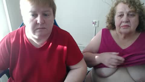 Snapshot of adelandsofia chatting on 02.09.26 AdelAndSofia online show from 02.09.26