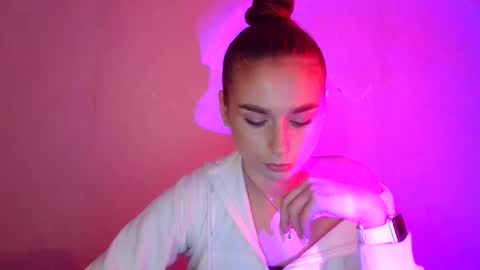 Snapshot of adele_amore chatting on 03.10.25 Adele Amore online show from 03.10.25