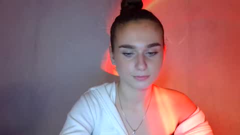 Snapshot of adele_amore chatting on 03.10.25 Adele Amore online show from 03.10.25