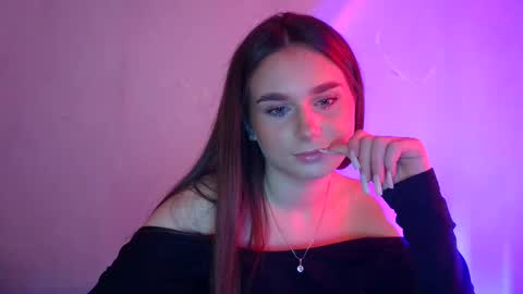 Snapshot of adele_amore chatting on 03.11.25 Adele Amore online show from 03.11.25