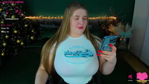 Snapshot of adele_sugar chatting on 12.30.24 Your Adele online show from 12.30.24