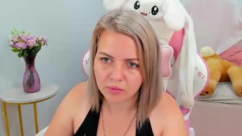 Snapshot of adeleravelle chatting on 06.23.26 AdeleRavelle online show from 06.23.26
