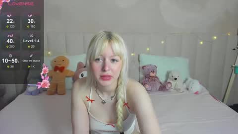 Snapshot of adelesilvy chatting on 06.01.26 adelesilvy online show from 06.01.26