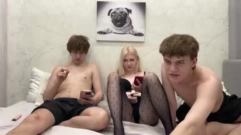 Snapshot of adelin_rr chatting on 07.18.26 adelin online show from 07.18.26