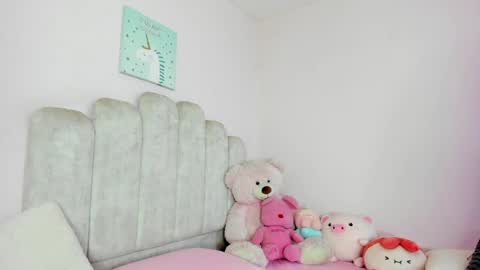 Snapshot of adeline1__ chatting on 04.22.26 dahia online show from 04.22.26