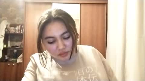 Snapshot of adelinehaefner chatting on 12.13.25 Anna online show from 12.13.25