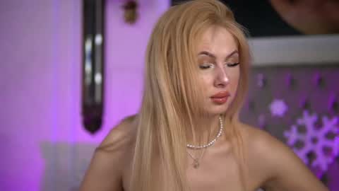 Snapshot of adelineking chatting on 12.29.24 Ade online show from 12.29.24