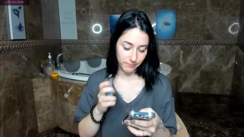 Adel online show from 10.04.25