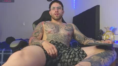 Snapshot of ades_lowe chatting on 06.26.26 Ades online show from 06.26.26