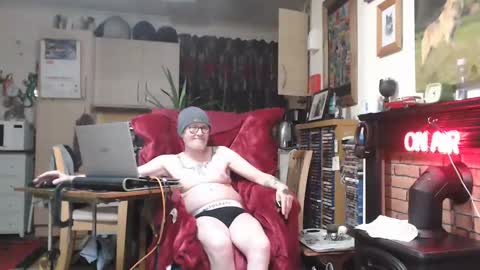 lizard keeper online show from 12.25.24