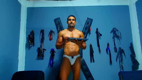 Snapshot of adonisdios chatting on 05.09.26 adonisdios online show from 05.09.26