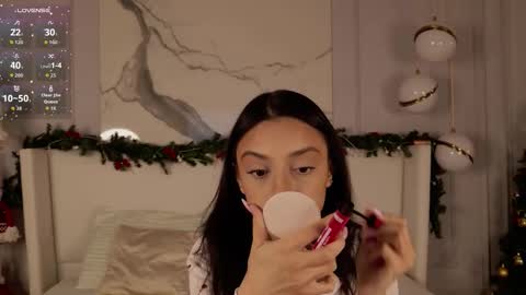 adoracortes online show from 12.22.25