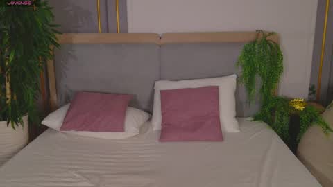 adoracortes online show from 04.13.26