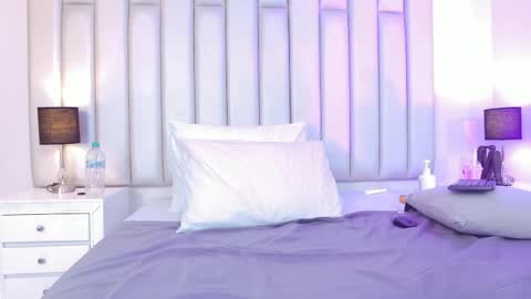 ANDREA PEREZ online show from 04.10.26