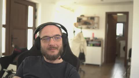 W36 online show from 04.12.26