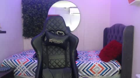 adri_sexboy online show from 01.04.25