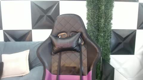 adri_sexboy online show from 01.07.25