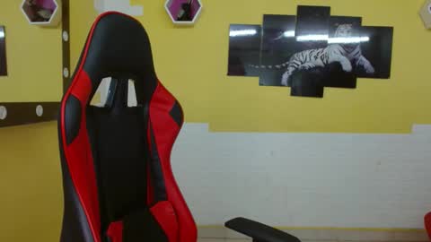 adri_sexboy online show from 01.30.25