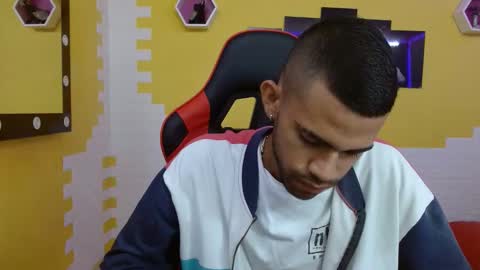 adri_sexboy online show from 02.15.25