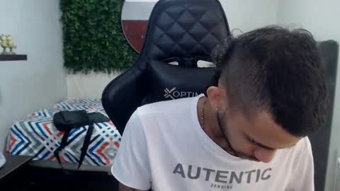 adri_sexboy online show from 02.18.25