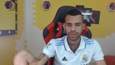 adri_sexboy online show from 02.25.25