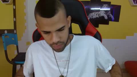 adri_sexboy online show from 03.05.25