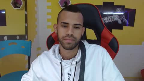 adri_sexboy online show from 03.05.25