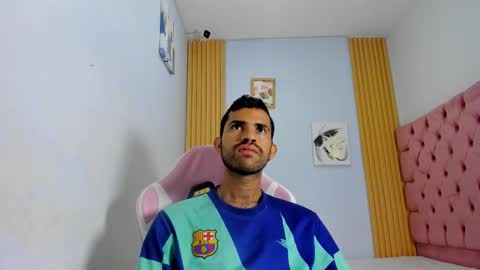 Snapshot of adri_sexboy229 chatting on 10.22.25 adri_sexboy229 online show from 10.22.25