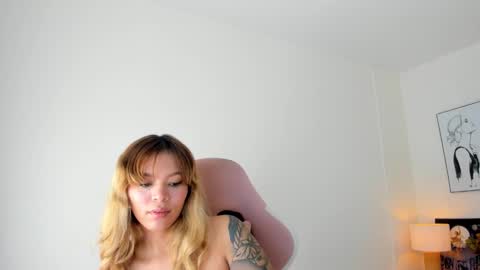 Snapshot of adria_ross chatting on 09.28.25 Adriana online show from 09.28.25