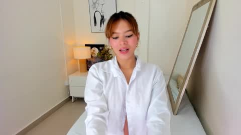 Snapshot of adria_ross chatting on 10.01.25 Adriana online show from 10.01.25