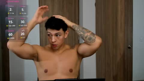 Snapshot of adrian_del_mar chatting on 05.12.26 Adrian del Mar online show from 05.12.26