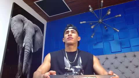 Snapshot of adrian_rae chatting on 01.23.25   online show from 01.23.25