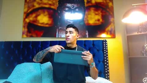 Snapshot of adrian_rae chatting on 02.25.25   online show from 02.25.25