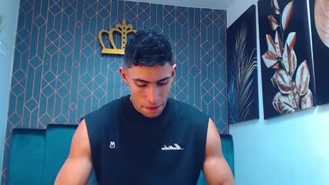 Snapshot of adrian_rae chatting on 03.06.25   online show from 03.06.25