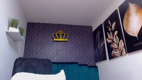 Snapshot of adrian_rae chatting on 03.06.25   online show from 03.06.25