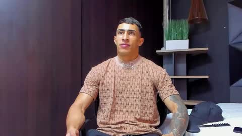 Snapshot of adrian_rae chatting on 09.11.25   online show from 09.11.25