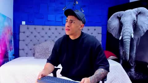 Snapshot of adrian_rae chatting on 09.13.25   online show from 09.13.25