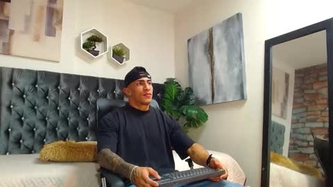 Snapshot of adrian_rae chatting on 10.07.25   online show from 10.07.25