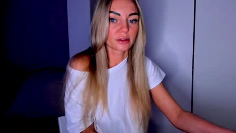 Snapshot of adriana_coy_ chatting on 01.06.25 Adriana online show from 01.06.25