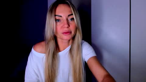 Snapshot of adriana_coy_ chatting on 01.06.25 Adriana online show from 01.06.25