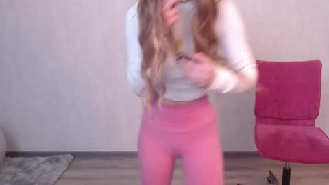 Snapshot of adriana_meow246 chatting on 11.03.25 Adriana online show from 11.03.25