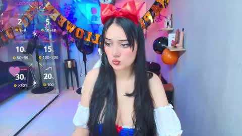 Adri  online show from 10.31.25