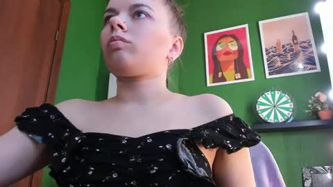 Snapshot of adriana_moretti chatting on 05.21.26 Liza online show from 05.21.26
