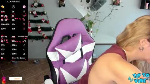 Adriana Paredes  online show from 11.21.25