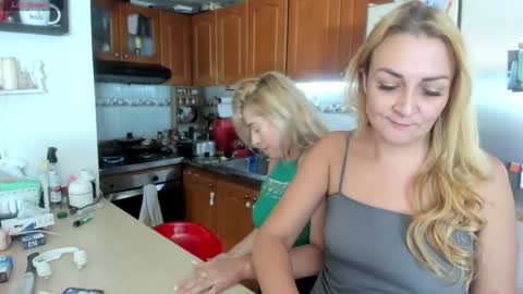 Snapshot of adrianapdes chatting on 05.07.26 Adriana Paredes online show from 05.07.26