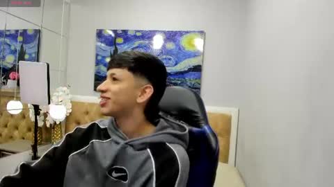 Snapshot of adrianfranko chatting on 07.17.26 Adrian Franco online show from 07.17.26