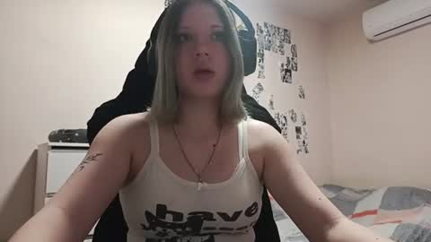 Snapshot of adriannamalango chatting on 06.27.26 Sofa online show from 06.27.26