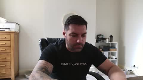 Snapshot of adriano8643 chatting on 09.11.25 AdrianoMuscle online show from 09.11.25