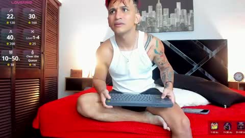 Snapshot of adriano_bigcock chatting on 06.09.26 Adrian online show from 06.09.26