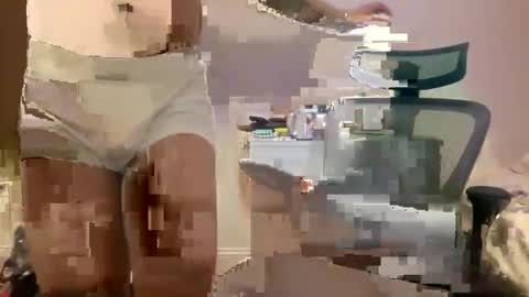 Snapshot of adriano_guapo chatting on 12.01.25 adriano guapo online show from 12.01.25